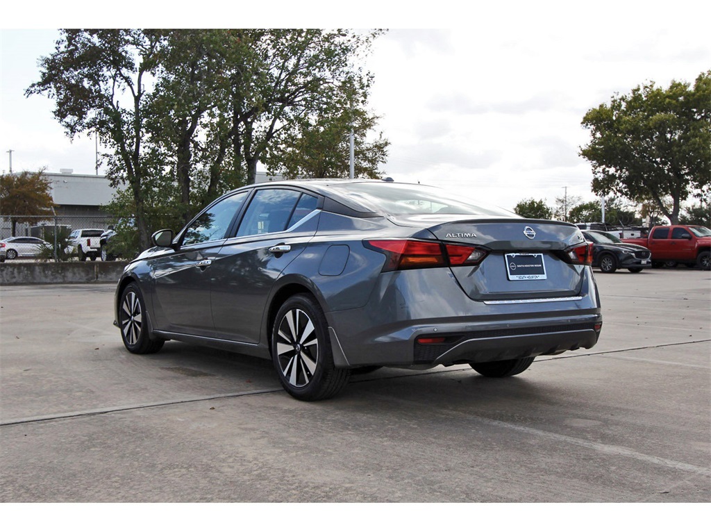 2022 Nissan Altima 2.5 SV - 2