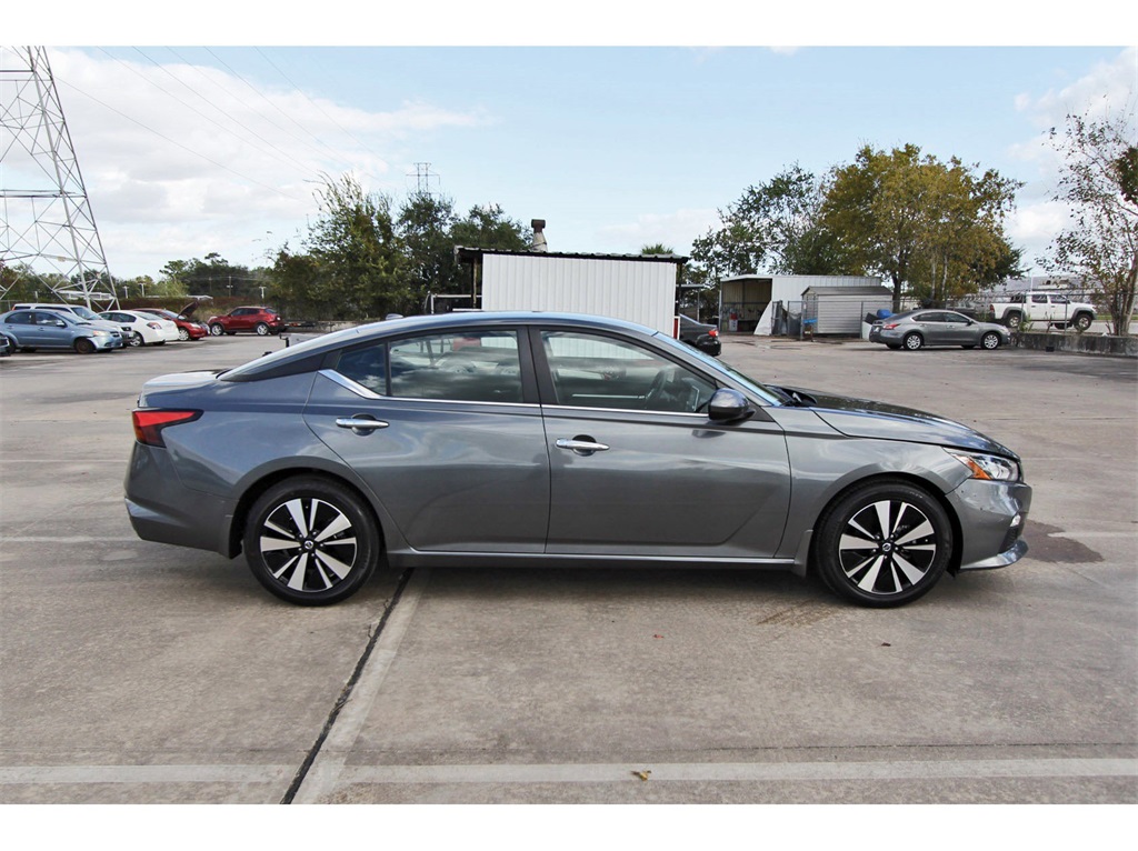 2022 Nissan Altima 2.5 SV - 4