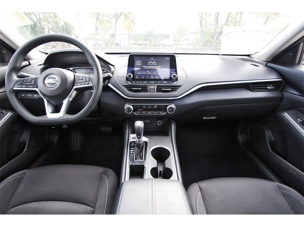 2022 Nissan Altima 2.5 SV - 8