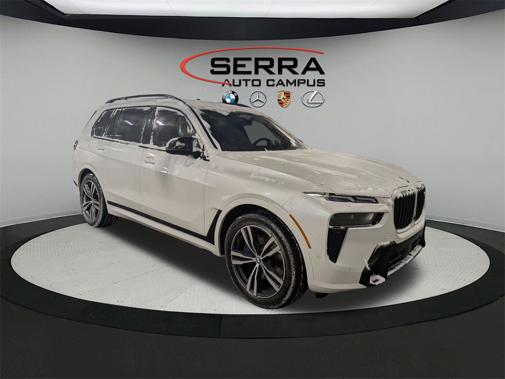 2023 BMW X7 M60i AWD