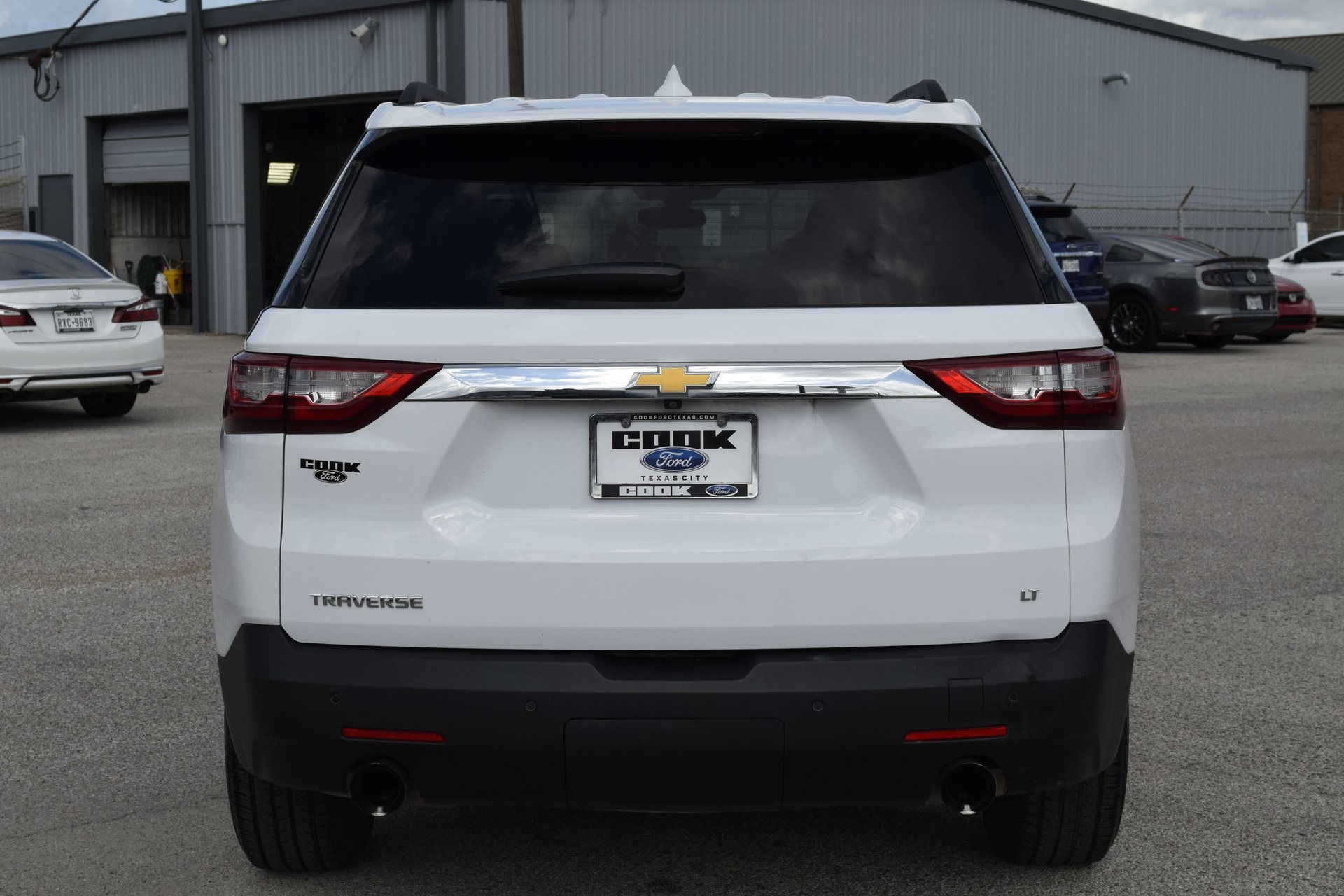 2021 Chevrolet Traverse LT - 8