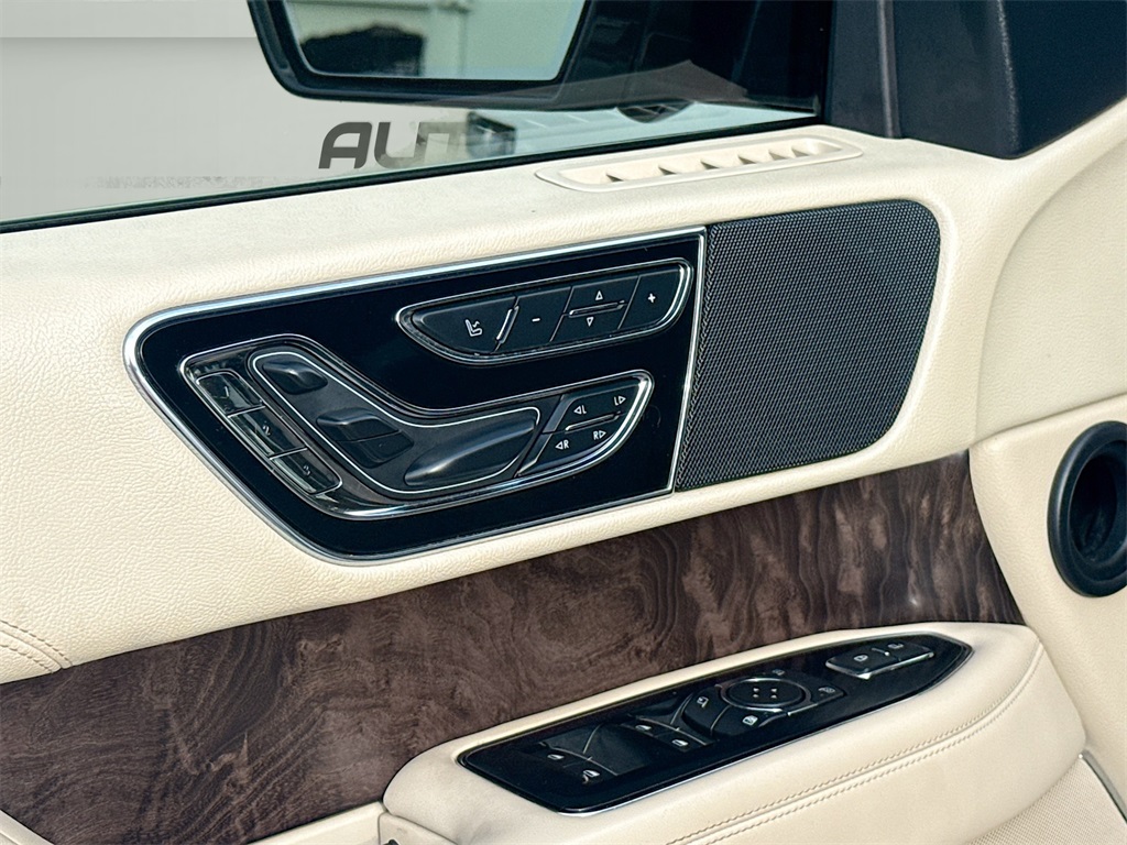 2018 Lincoln Navigator L L Select White at Bayway Cadillac Southwest