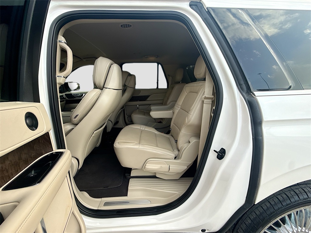 2018 Lincoln Navigator L L Select White at Bayway Cadillac Southwest