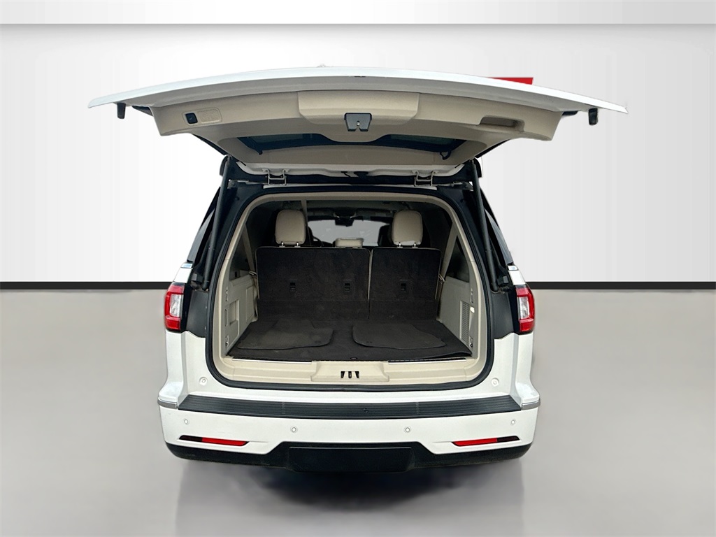 2018 Lincoln Navigator L L Select White at Bayway Cadillac Southwest