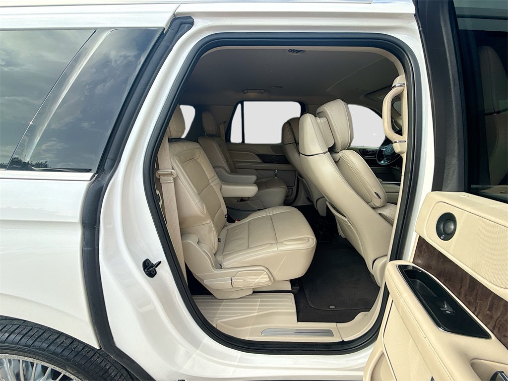 2018 Lincoln Navigator L L Select White at Bayway Cadillac Southwest