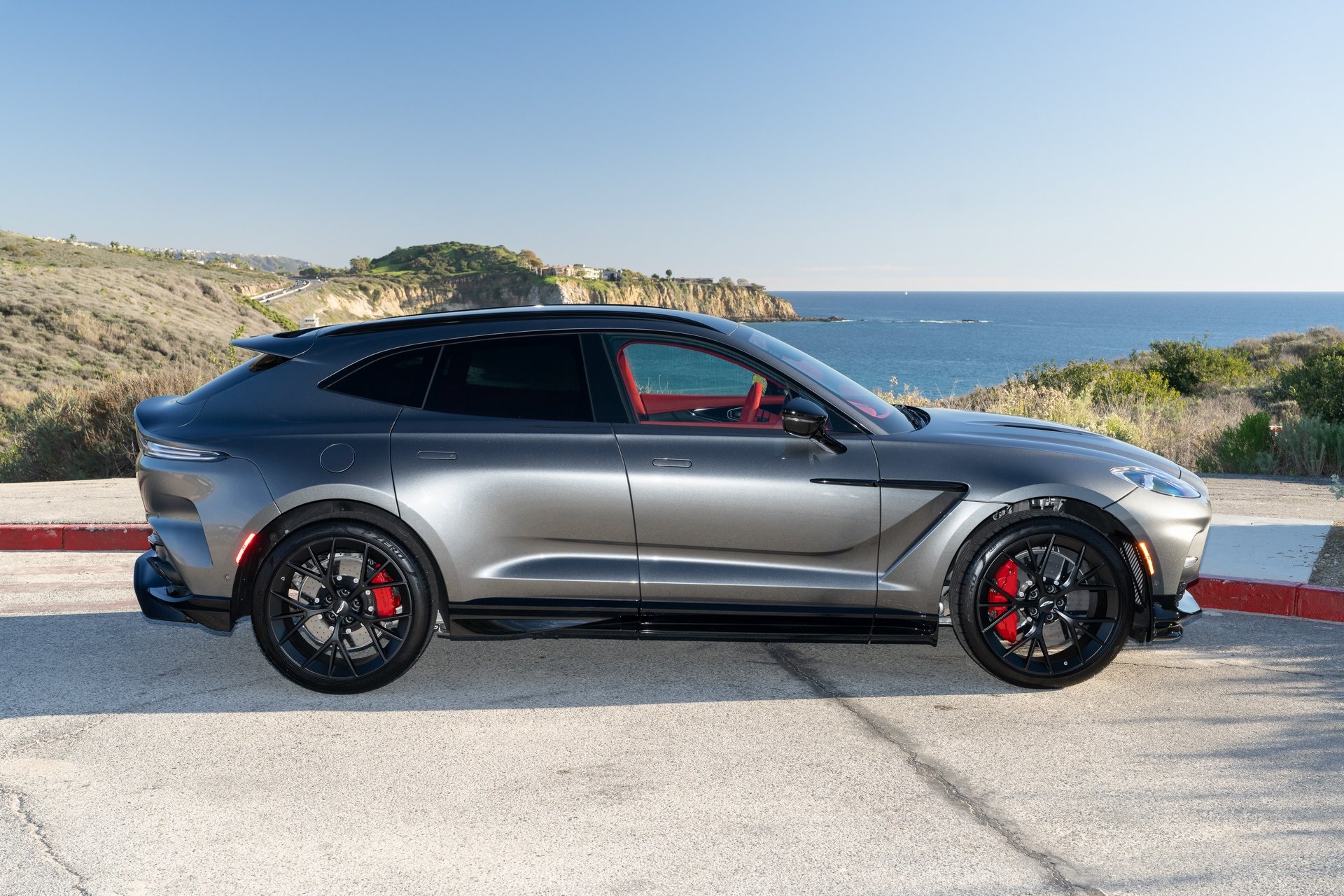 Aston Martin 2025 DBX 707