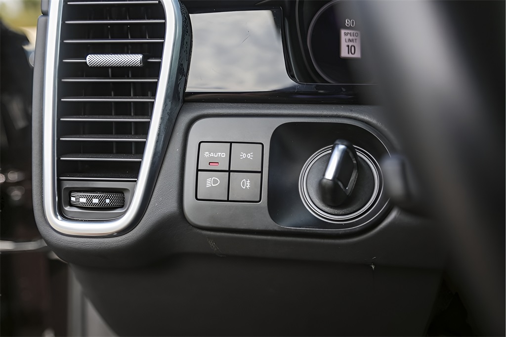 Used Car 2022 Porsche Cayenne E-hybrid  Platinum Edition For Sale Under $70,000 In Austin, Texas