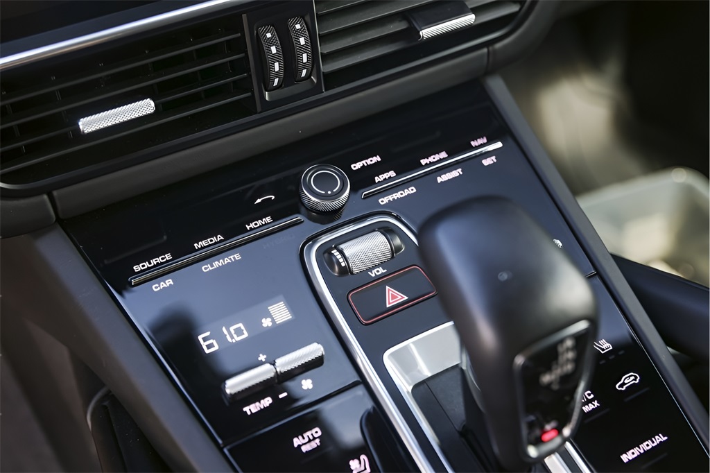 Used Car 2022 Porsche Cayenne E-hybrid  Platinum Edition For Sale Under $70,000 In Austin, Texas