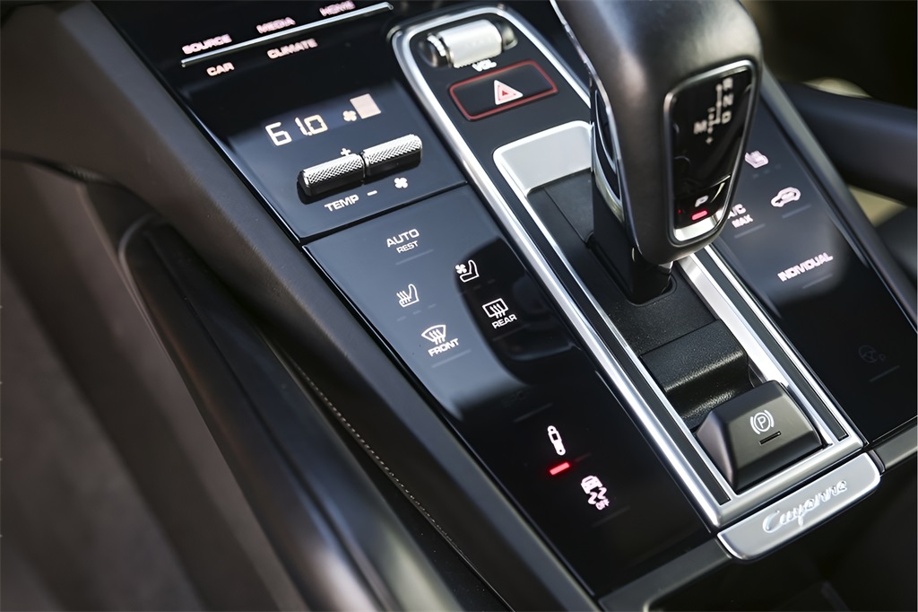 Used Car 2022 Porsche Cayenne E-hybrid  Platinum Edition For Sale Under $70,000 In Austin, Texas