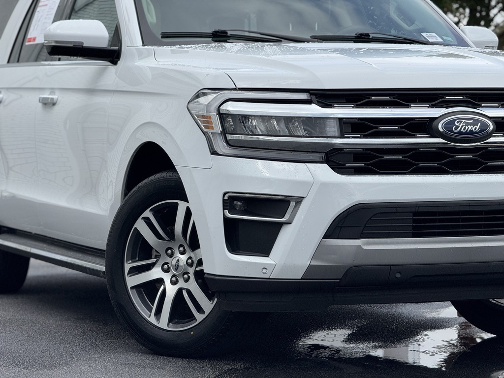 2023 Ford Expedition MAX Limited photo 2