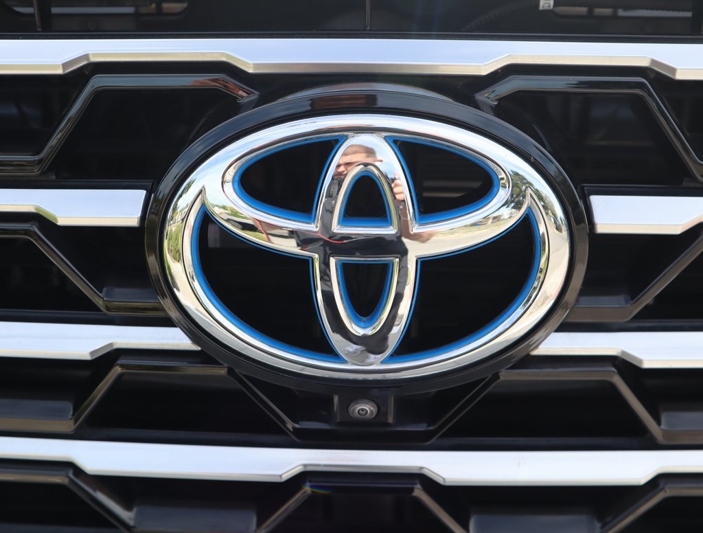 Thumbnail: 2023 Toyota Tundra - 13