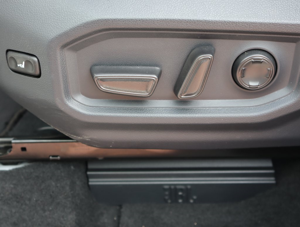 Thumbnail: 2023 Toyota Tundra - 24