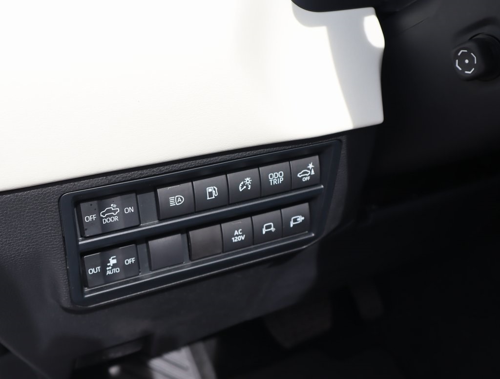 Thumbnail: 2023 Toyota Tundra - 25