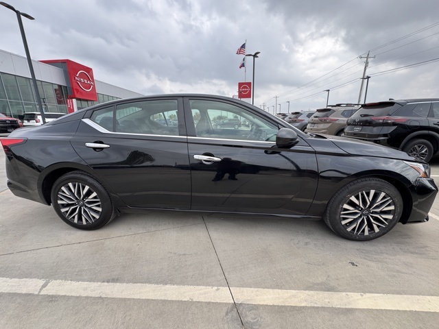 2024 Nissan Altima 2.5 SV photo 4