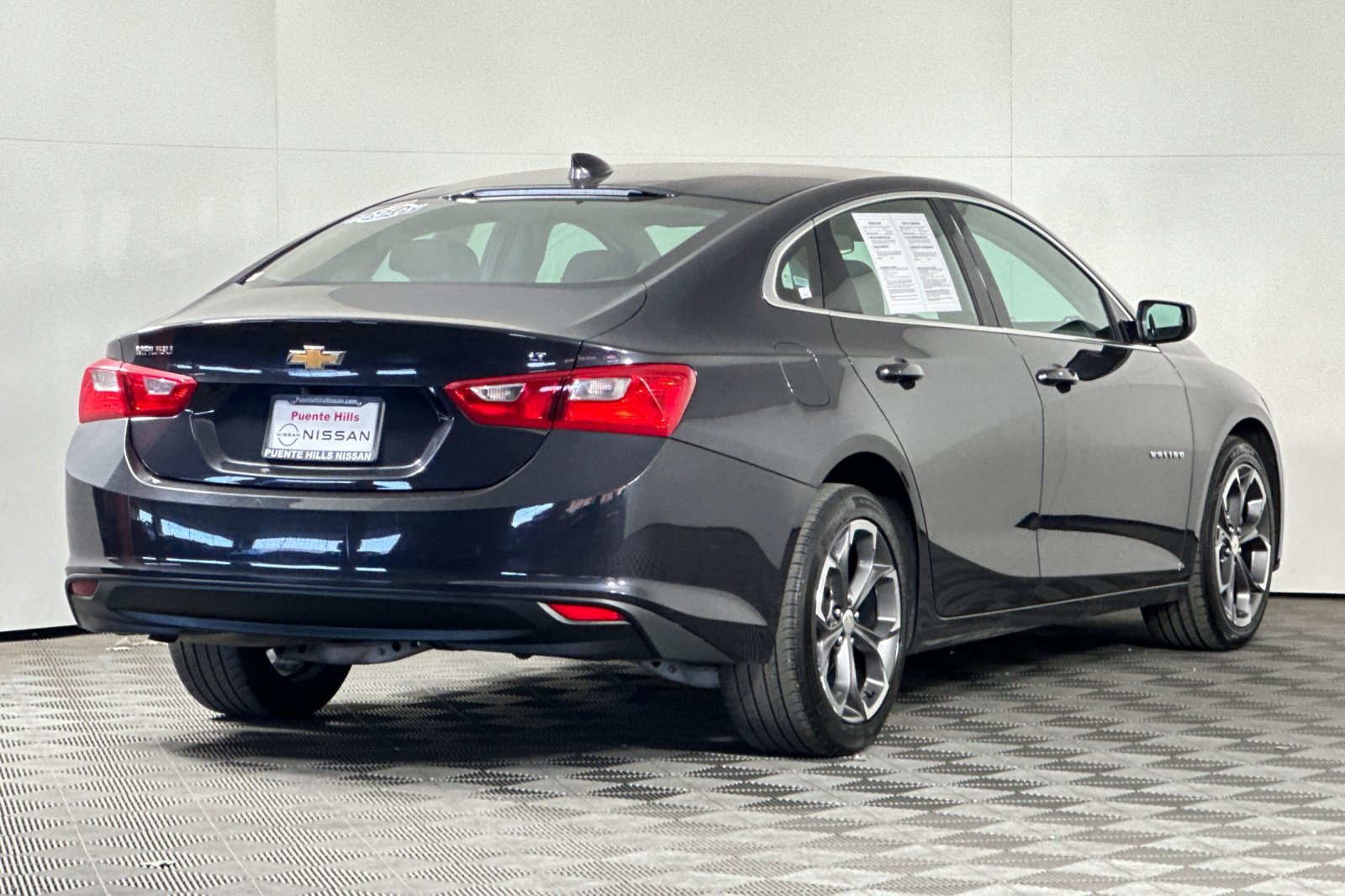 2023 Chevrolet Malibu 1LT photo 3