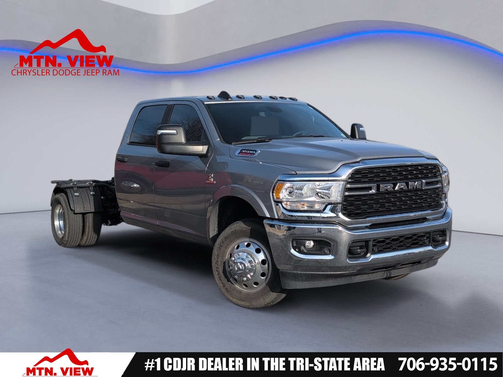 2024 RAM 3500 Chassis SLT Crew Cab LB DRW 4WD