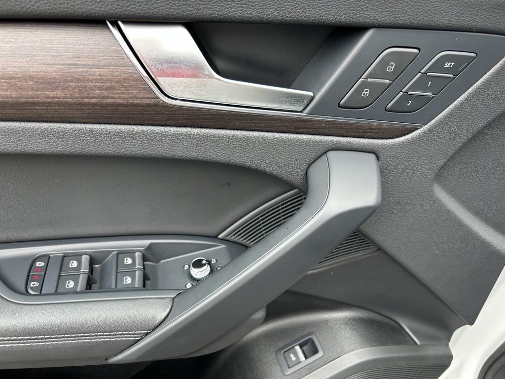 2024 Audi Q5 45 S line Premium photo 10