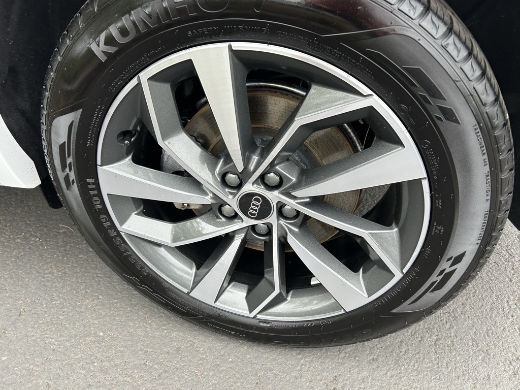 2024 Audi Q5 45 S line Premium photo 8