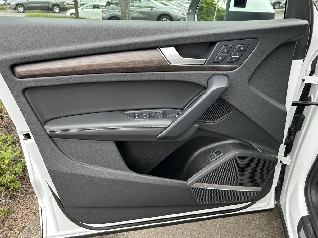 2024 Audi Q5 45 S line Premium photo 9