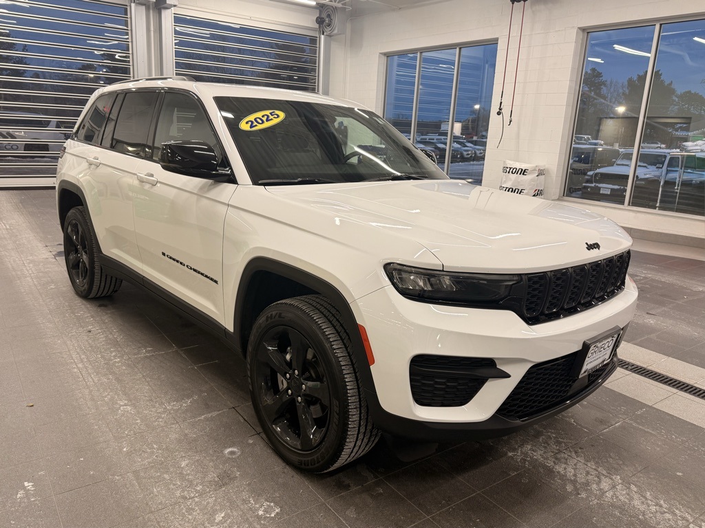 2025 Jeep Grand Cherokee Altitude X 4WD
