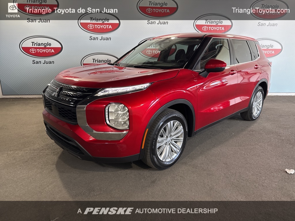 Thumbnail: 2023 Mitsubishi Outlander - 1