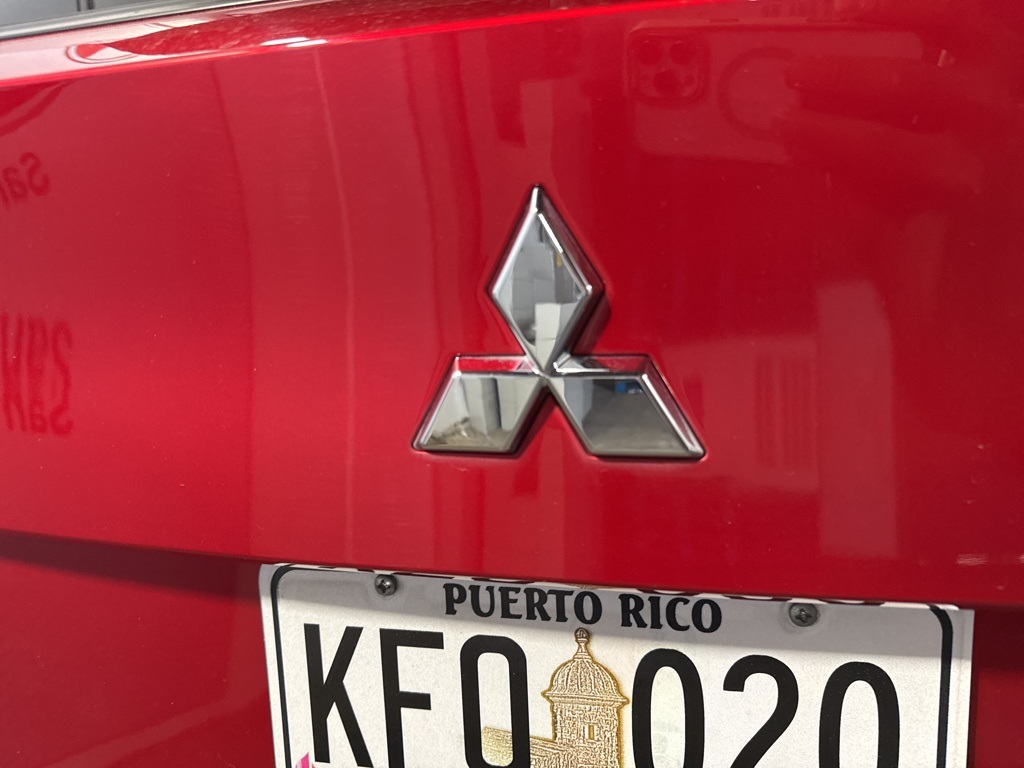 Thumbnail: 2023 Mitsubishi Outlander - 19