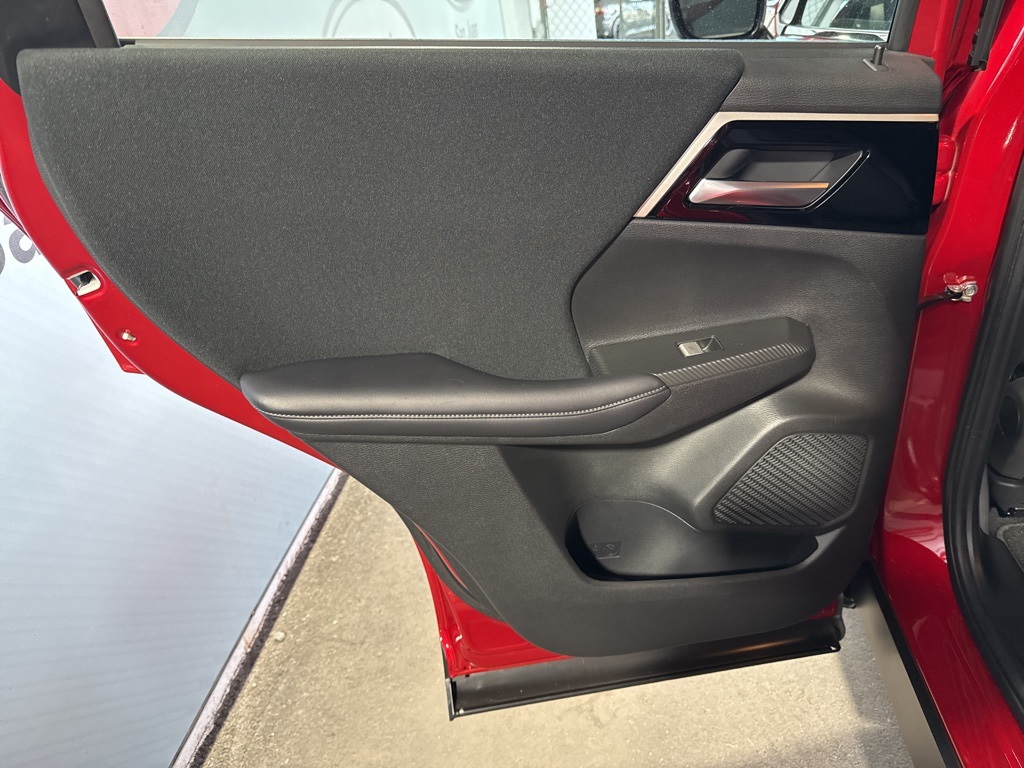 Thumbnail: 2023 Mitsubishi Outlander - 22