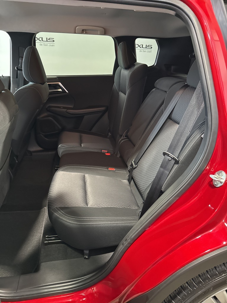 Thumbnail: 2023 Mitsubishi Outlander - 25