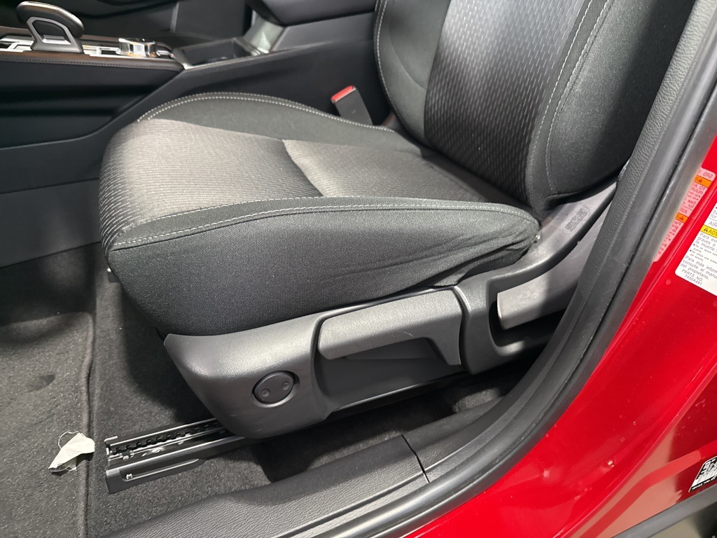 Thumbnail: 2023 Mitsubishi Outlander - 31