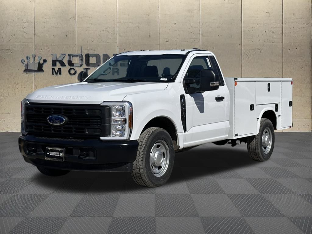 2024 Ford F-350 Super Duty Chassis Cab XL's photo