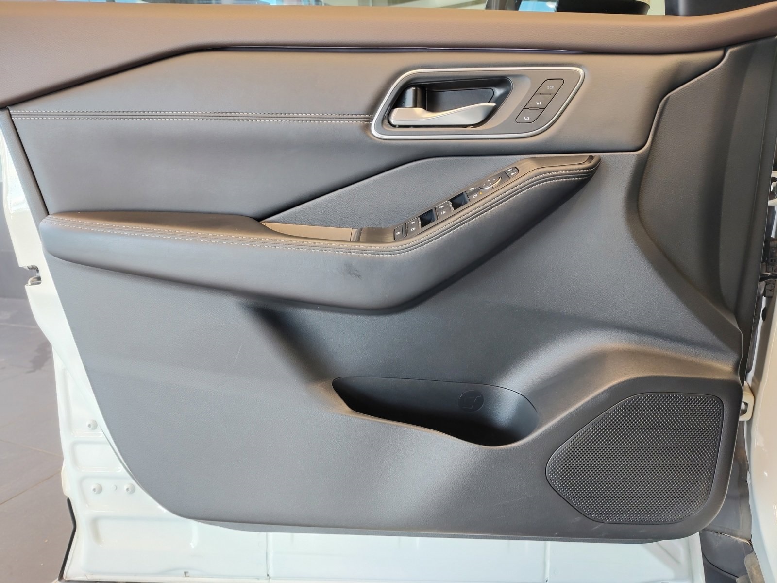 Used Car 2023 Nissan Rogue  Platinum For Sale Under $30,000 In San Antonio, Texas