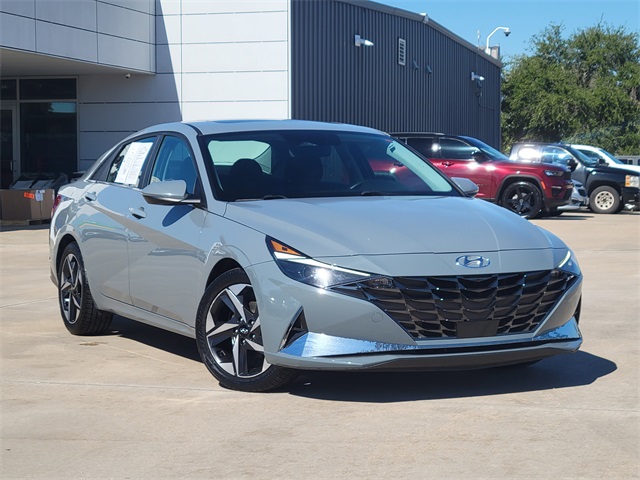 2021 Hyundai Elantra SEL Gray at Keating Nissan