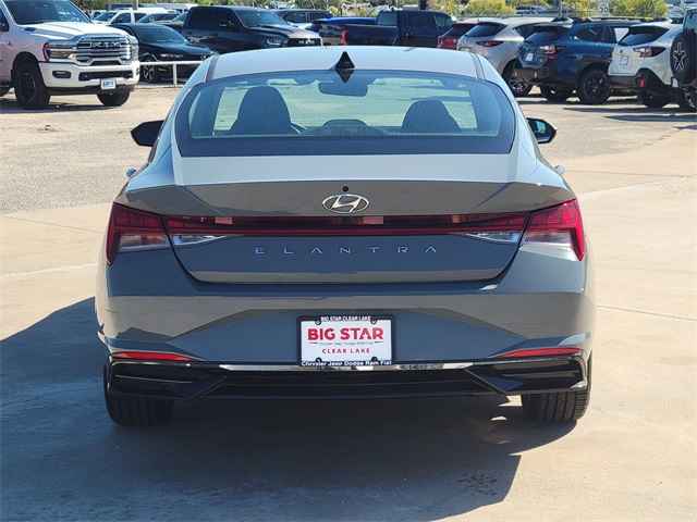 2021 Hyundai Elantra SEL Gray at Keating Nissan