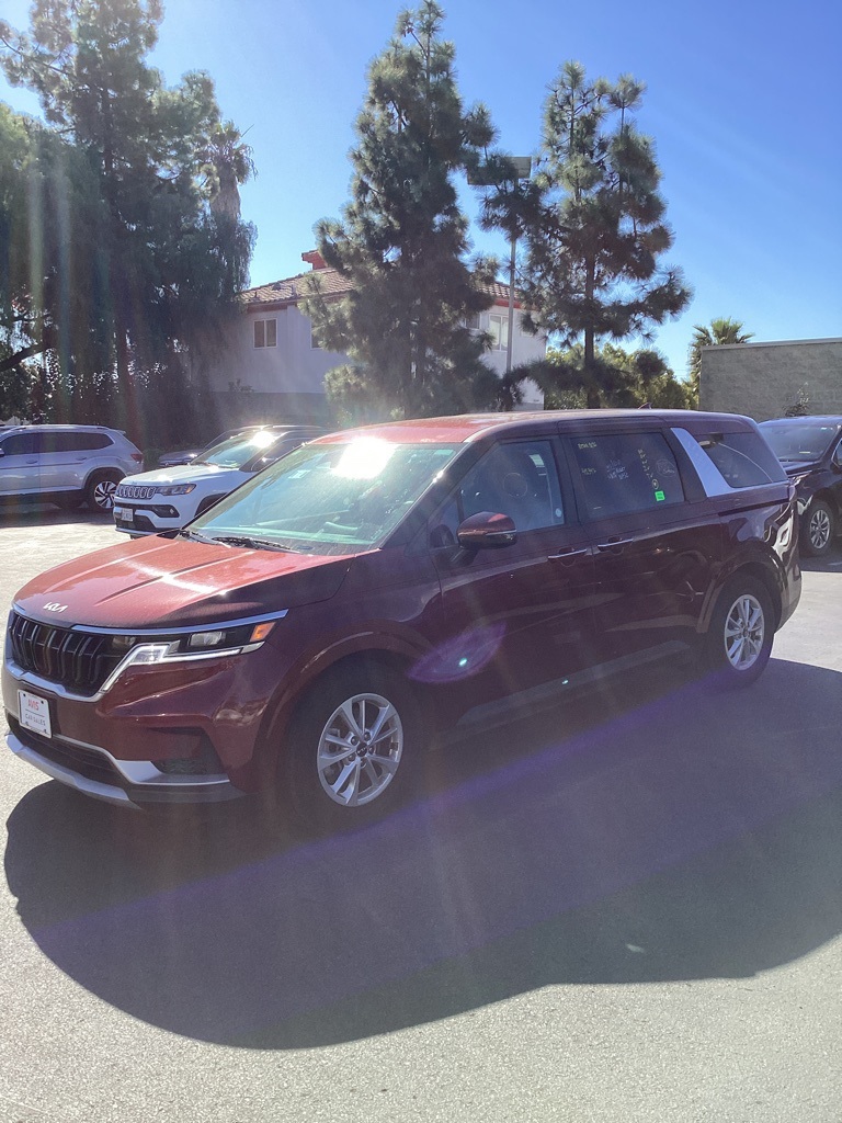 2024 Kia Carnival LX FWD