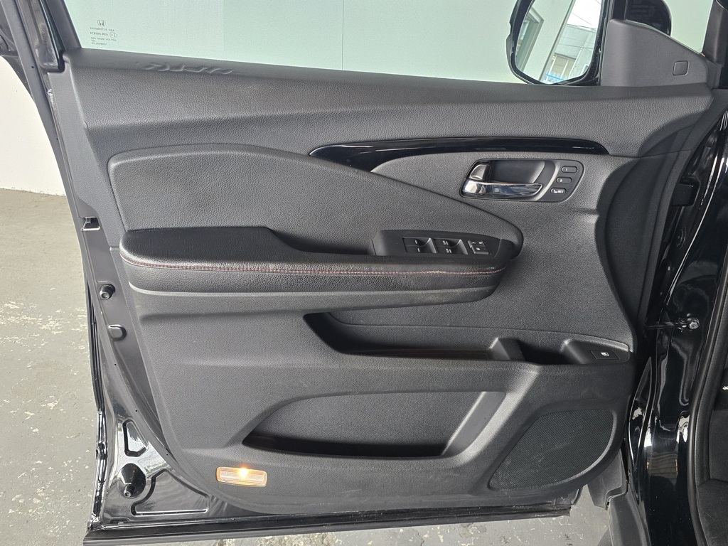 Thumbnail: 2017 Honda Ridgeline - 20