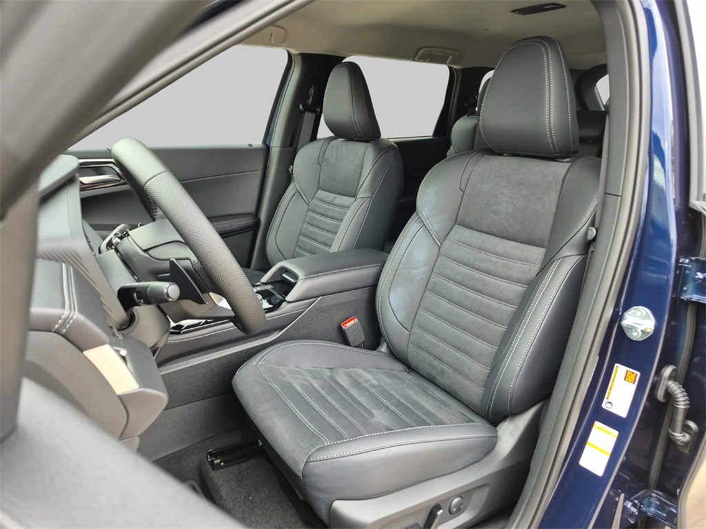 2025 Mitsubishi Outlander SE - 9