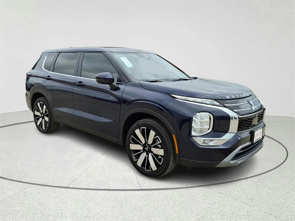 2025 Mitsubishi Outlander SE - 2