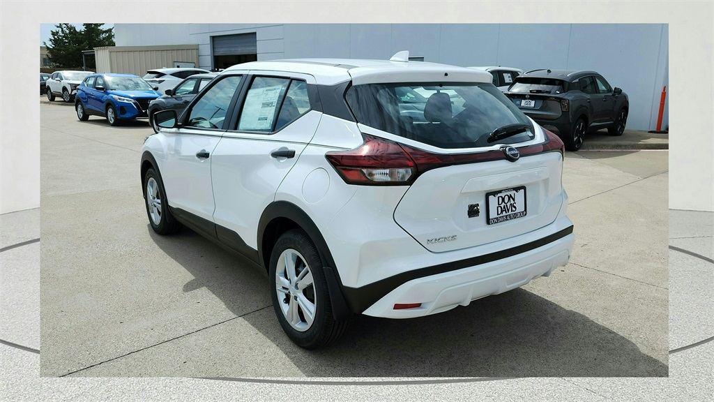 2025 Nissan Kicks Play