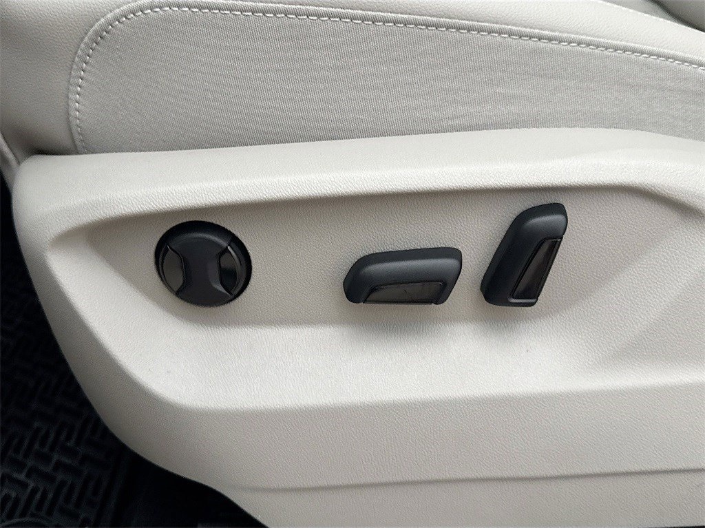 2025 Volkswagen Atlas 2.0T SE w/Technology White at DeMontrond Automotive Group