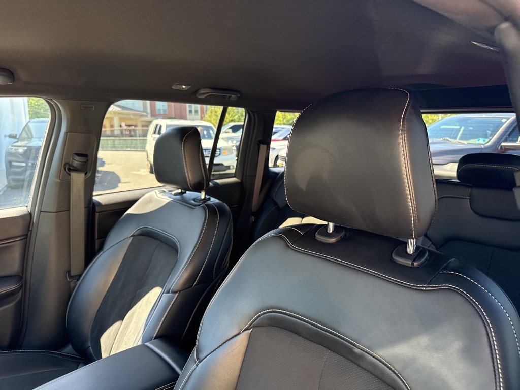 2023 Jeep Grand Cherokee Laredo Altitude photo 11