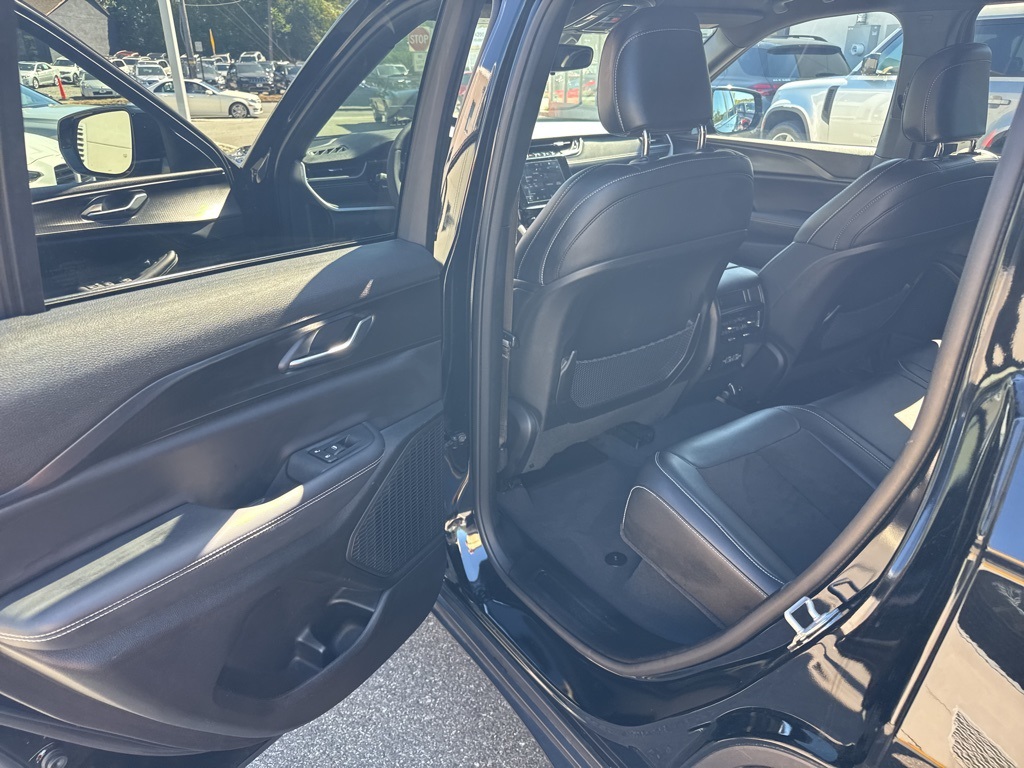 2023 Jeep Grand Cherokee Laredo Altitude photo 13