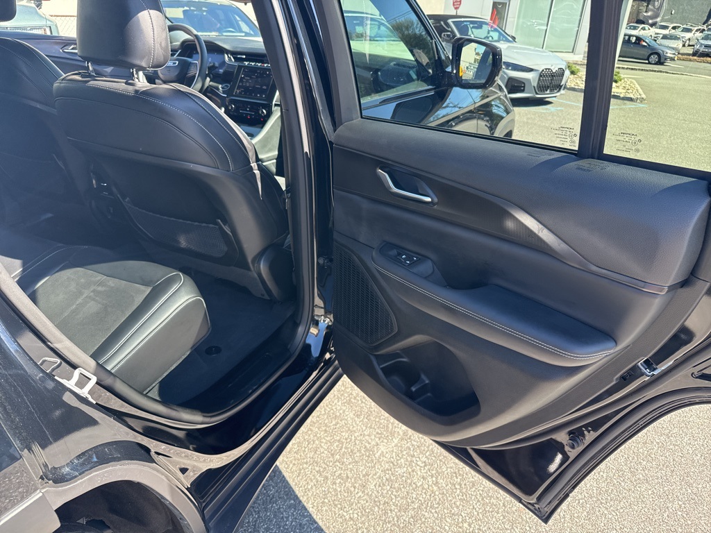 2023 Jeep Grand Cherokee Laredo Altitude photo 20