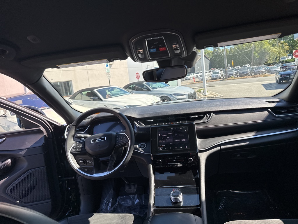 2023 Jeep Grand Cherokee Laredo Altitude photo 25