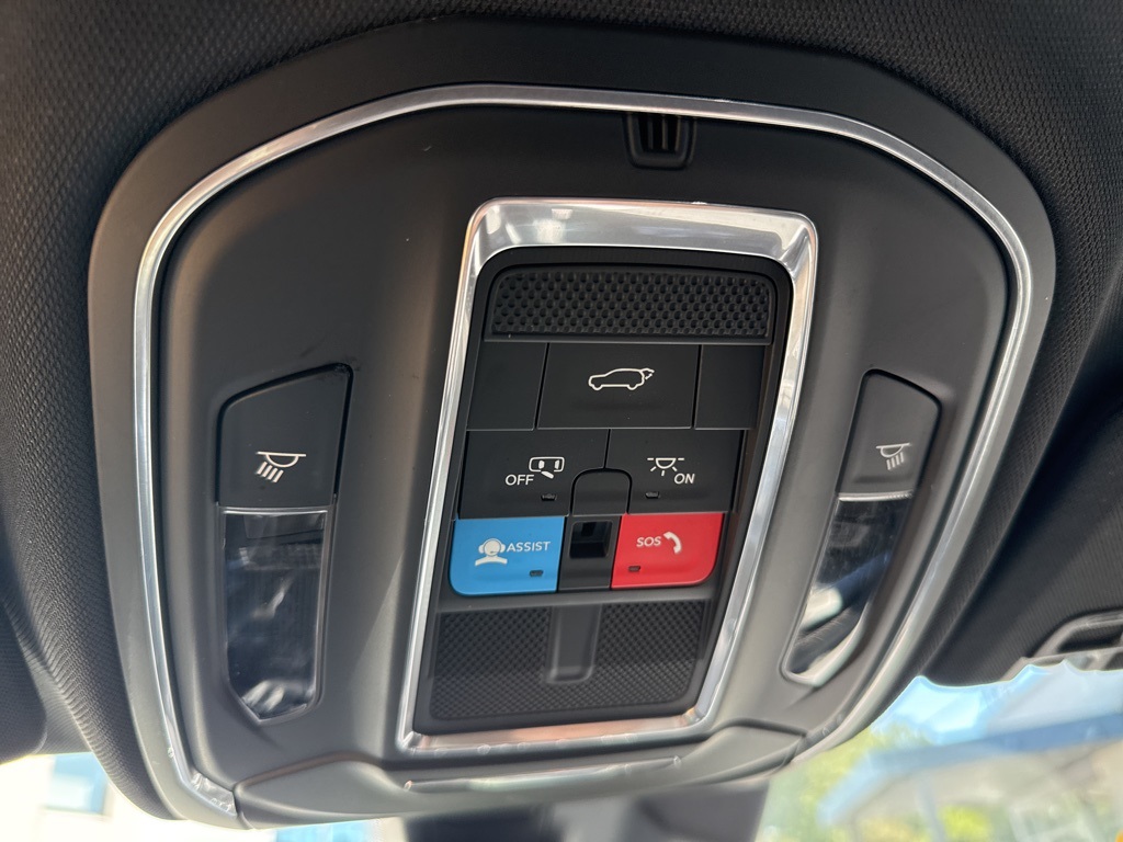 2023 Jeep Grand Cherokee Laredo Altitude photo 36