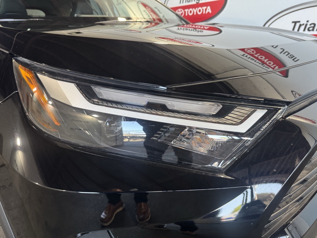 Thumbnail: 2025 Toyota RAV4 - 11