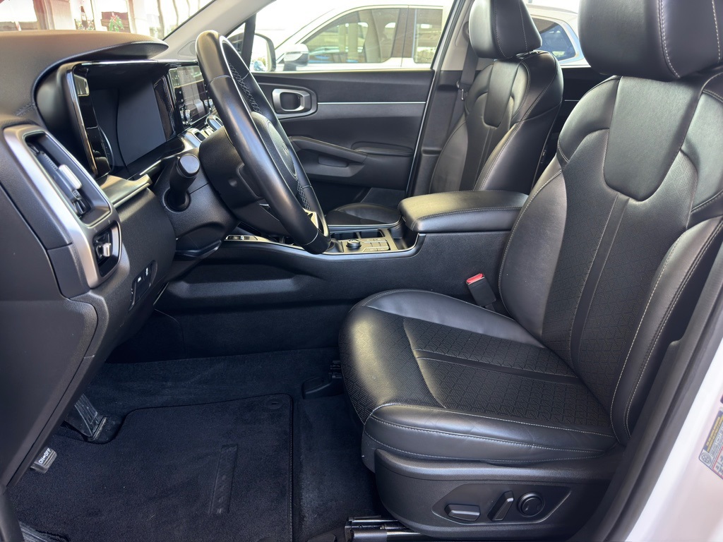 2022 Kia Sorento S - 9
