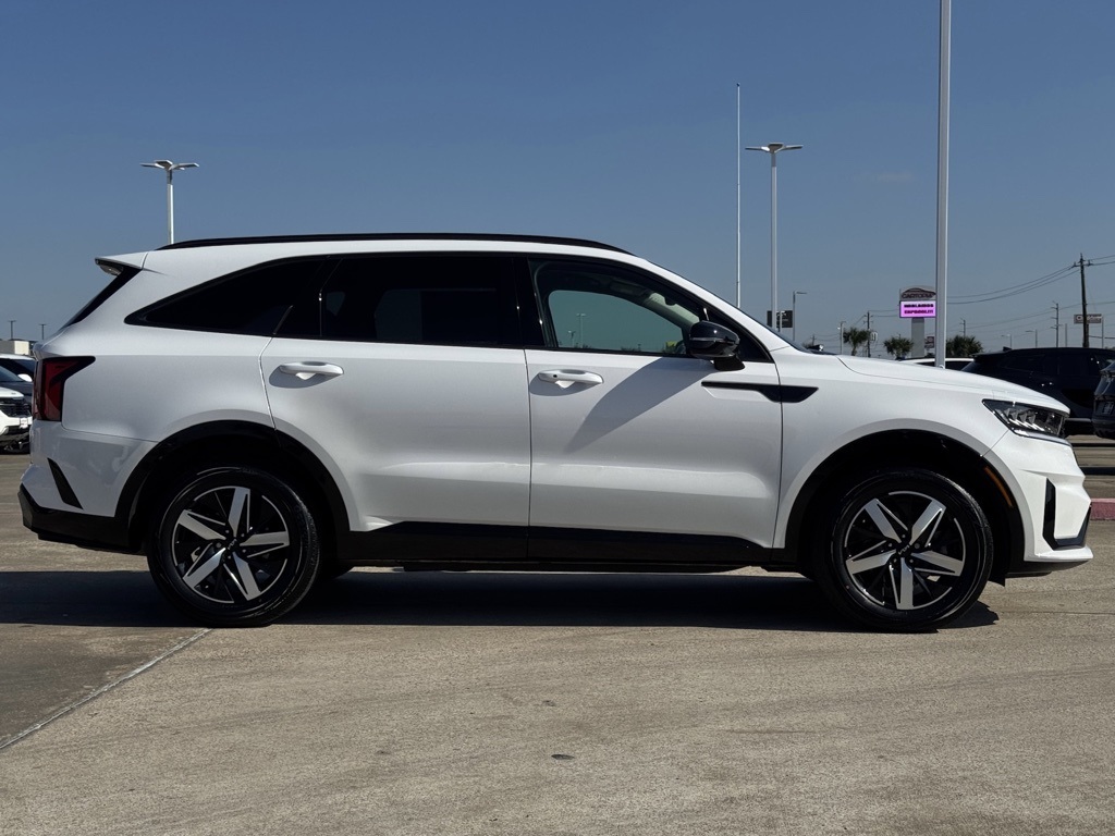 2022 Kia Sorento S - 11
