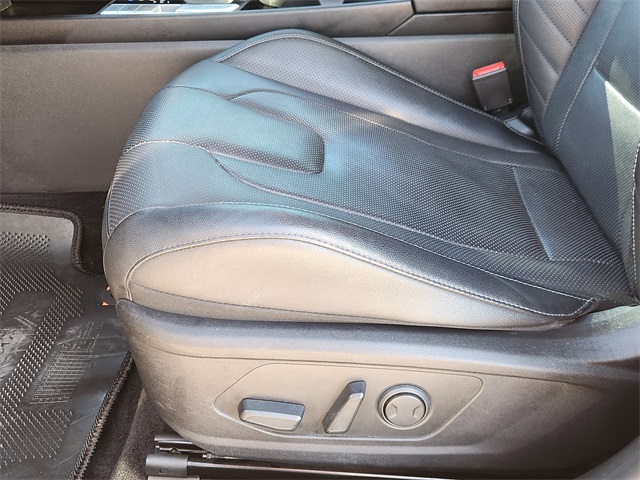 2021 Hyundai Elantra Limited Black at Durrett Motor Company