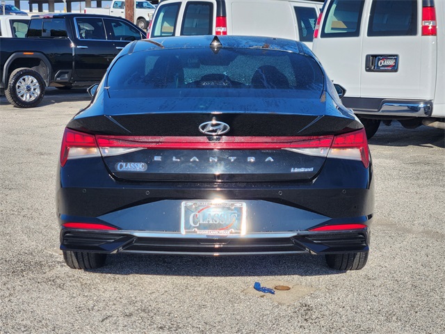 2021 Hyundai Elantra Limited Black at Durrett Motor Company