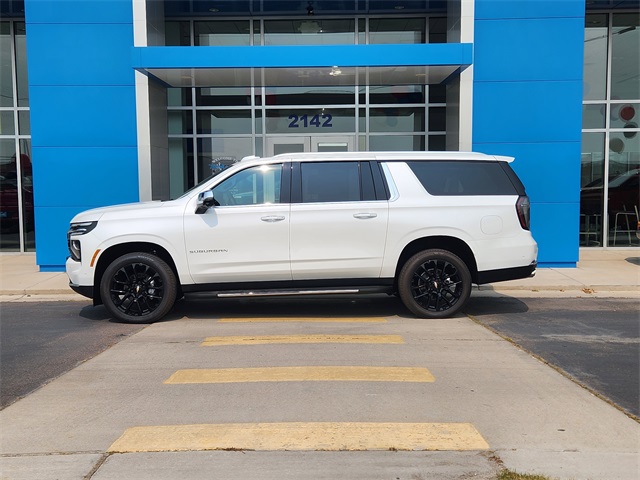 2025 Chevrolet Suburban Premier photo 2